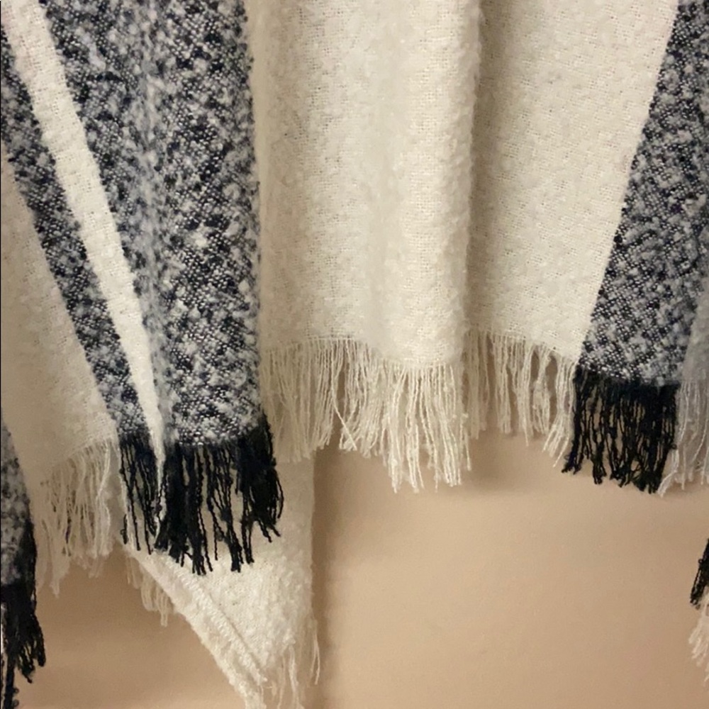 Forever 21 Blue Plaid Poncho - Picture 9 of 10